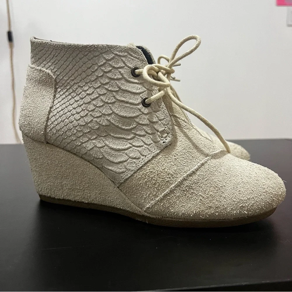 Toms Grey Suede Lace-Up Ankle Booties Women’s 7
